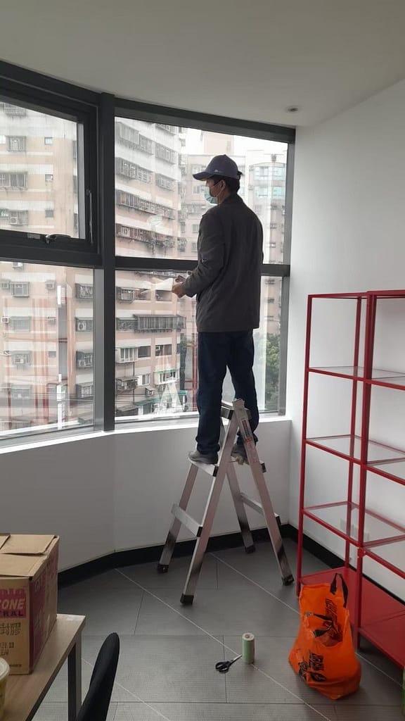 永豐防水抓漏工程行 30年防水抓漏工程經驗，當家中出現漏水問題，每一滴水都是一份憂慮，別再擔心了！不論您住在台北市或新北市，不論是屋頂、浴廁、或外牆，永豐防水抓漏工程 都能為您提供最專業的治漏解決方案。服務工程案件遍佈新北市、台北市、桃園市、新竹市。
